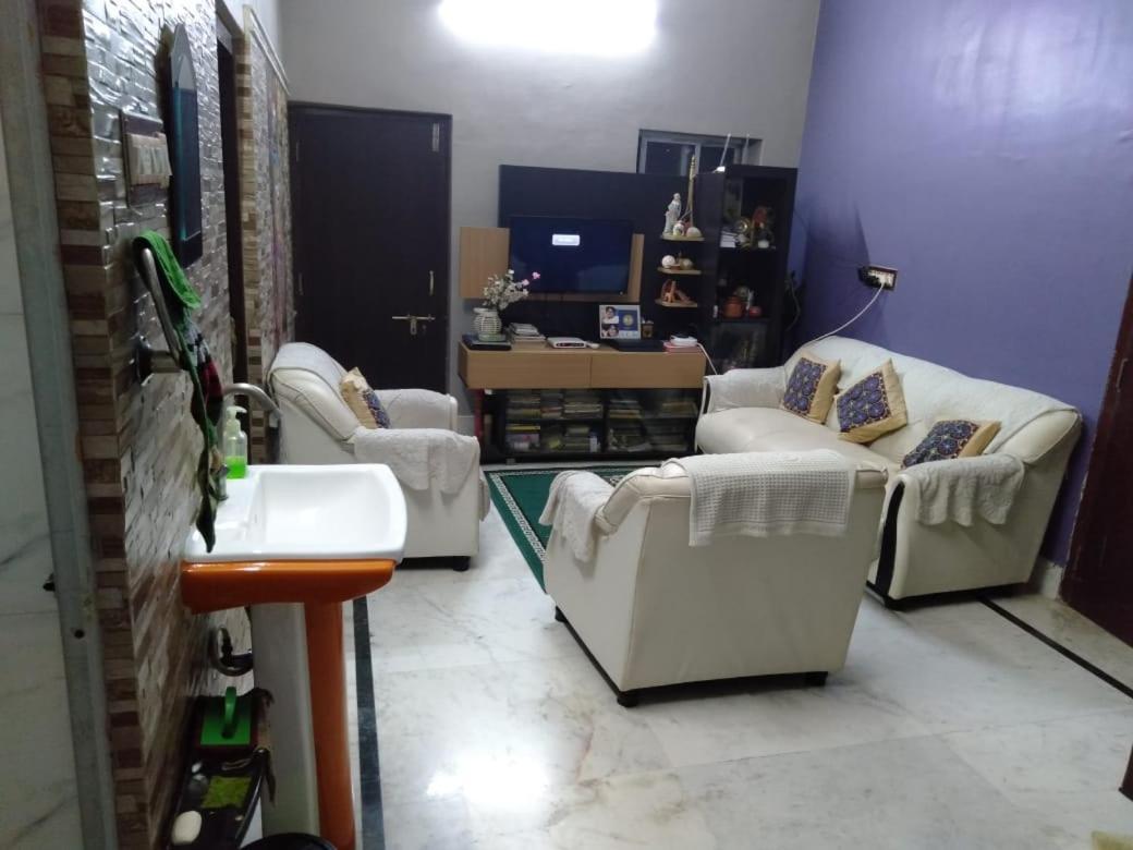 The Lovely Room Kalkutta Exterior foto